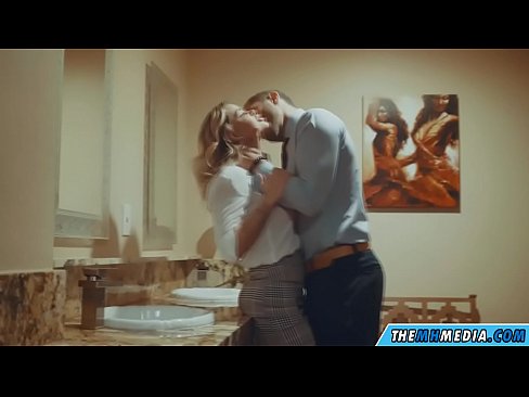 ❤️ כשבלונדינית חזה מפתה אותך בשירותים ציבוריים ❤️❌ פאקינג ב-iw.vlad-massage-salon.ru ﹏